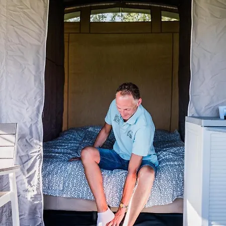Country Camp Paradiso * Βιαρέτζιο