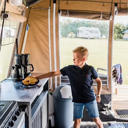 Country Camp Paradiso * Βιαρέτζιο